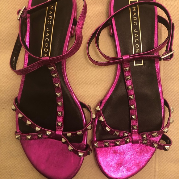 Marc Jacobs Studded Pink Metallic Sandals New SZ 7 - Picture 2 of 4